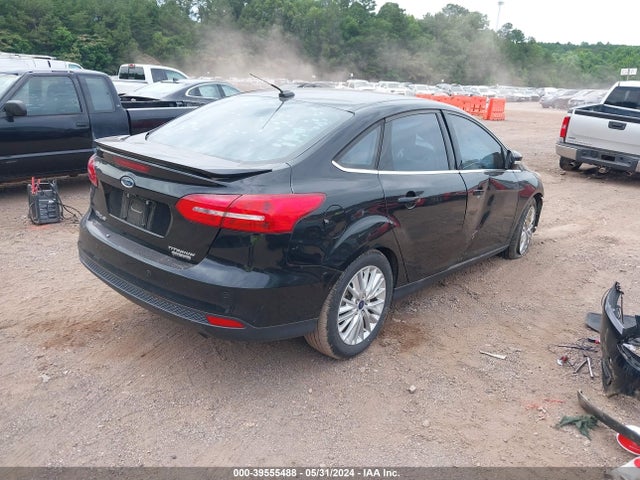 Ford Focus Titanium 2016 1FADP3J27GL236447 Image 4