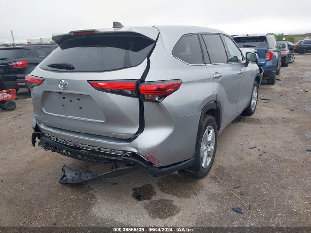 Toyota Highlander Le 2022 5TDBZRBH9NS171887 Image 4