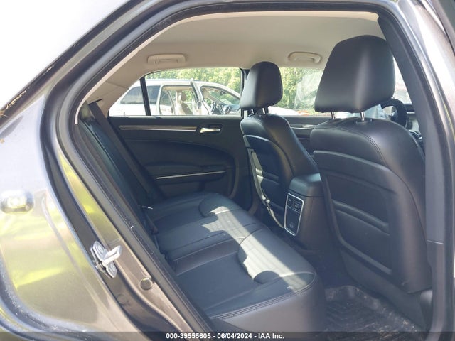 2C3CCARGXMH683597 Chrysler 300 Touring L Awd
