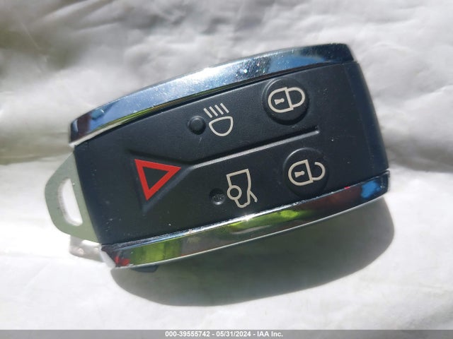 2012 JAGUAR XF SAJWA0FB4CLS41466 Photo 10