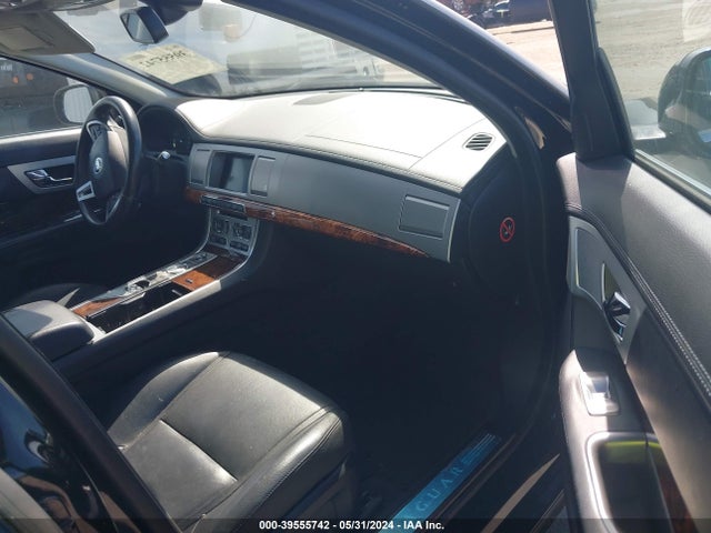 2012 JAGUAR XF SAJWA0FB4CLS41466 Photo 4