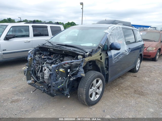 Toyota Sienna Le 8 Passenger 2017 5TDKZ3DCXHS841059 Image 2