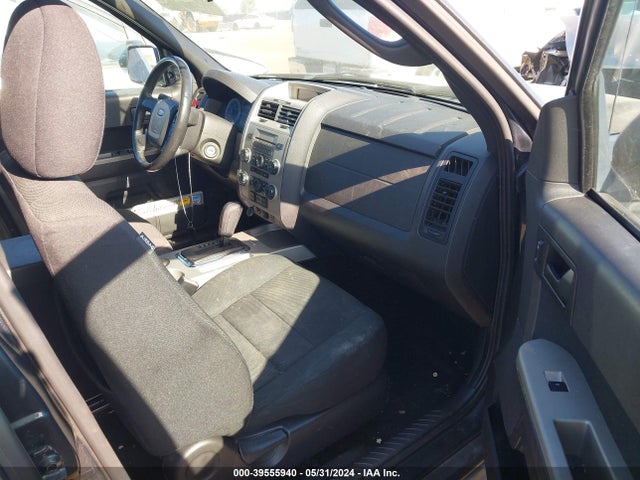 2009 Ford Escape Xlt მანქანა იყიდება აუქციონზე, vin: 1FMCU03769KB28671, აუქციონის ნომერი: 39555940