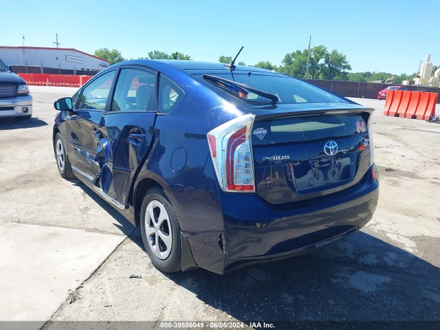 Toyota Prius Three 2014 JTDKN3DU4E0392299 Image 3