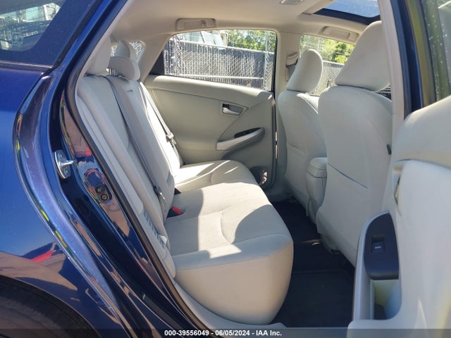 Toyota Prius Three 2014 JTDKN3DU4E0392299 Image 8