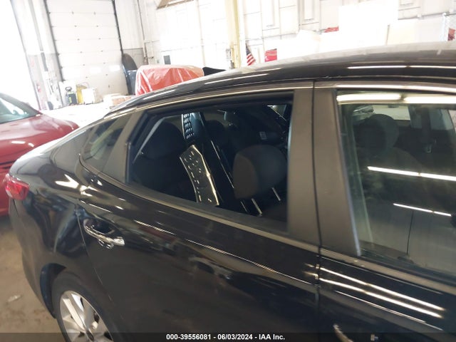 KIA Optima Lx 2018 5XXGT4L35JG259277 Image 12