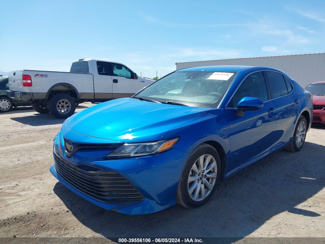 Toyota CAMRY LE 2020 4T1C11AK0LU318757 Image 2