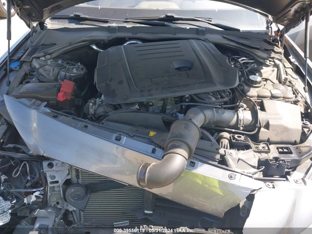 2019 JAGUAR XE SAJAD4FN4KCP44013 Photo 9