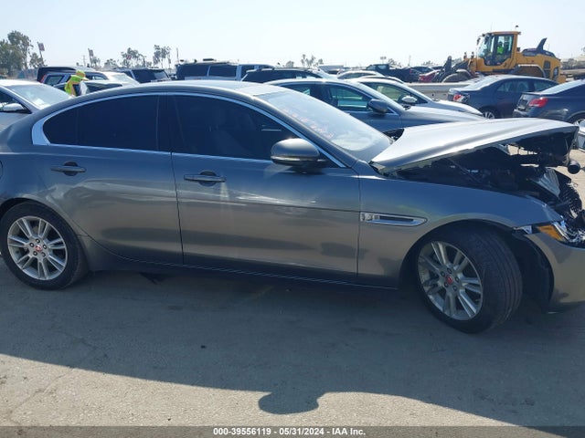 SAJAD4FN4KCP44013 Jaguar Xe 20d Premium