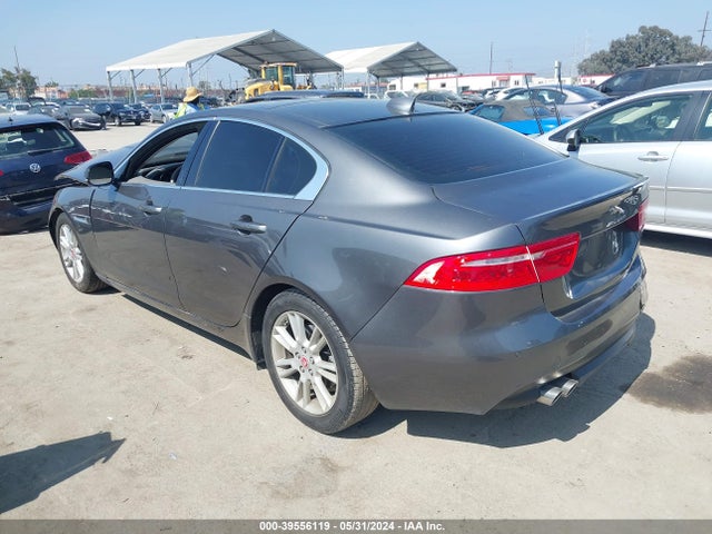 2019 JAGUAR XE SAJAD4FN4KCP44013 Photo 2