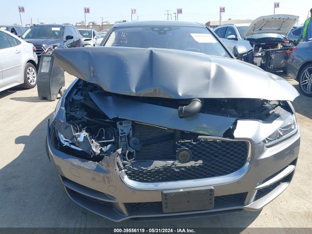 2019 JAGUAR XE SAJAD4FN4KCP44013 Photo 5