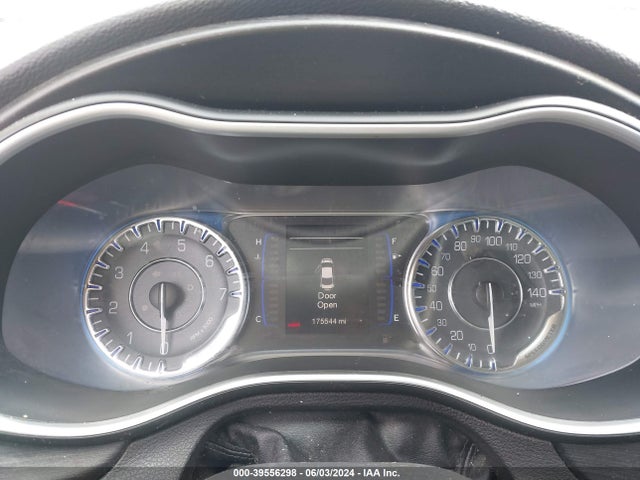 1C3CCCAB4FN667370 Chrysler 200 Limited
