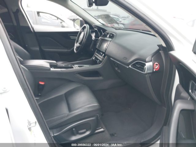 SADCJ2GX3JA203201 Jaguar F-pace 30t Premium