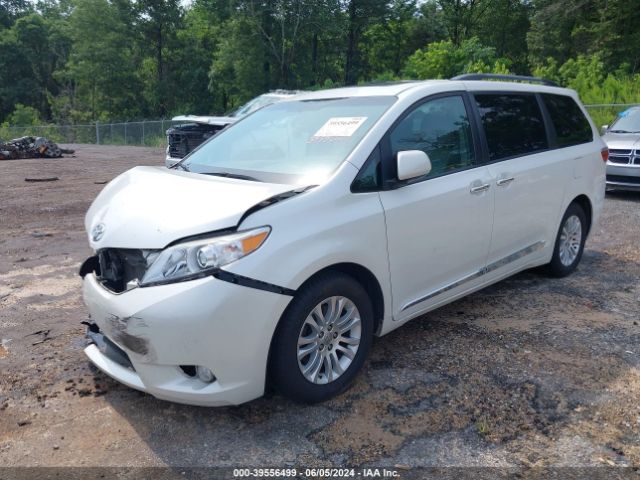 5TDYK3DC9GS752418 Toyota Sienna Xle Premium 8 Passenger