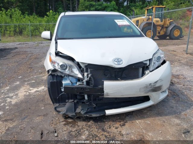 5TDYK3DC9GS752418 Toyota Sienna Xle Premium 8 Passenger