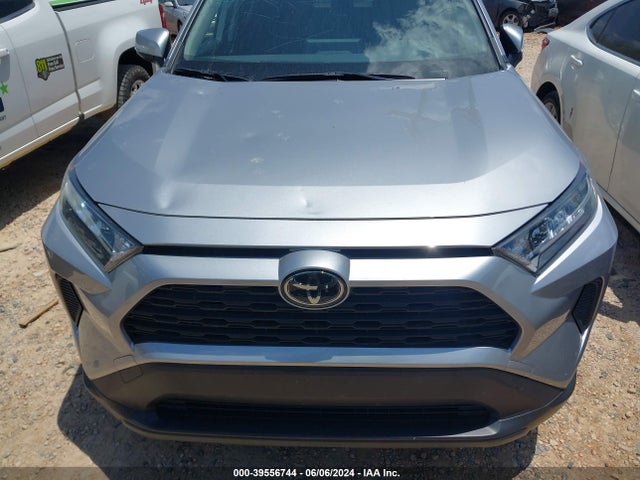Toyota RAV4 LE 2019 JTMK1RFV8KD024085 Image 12
