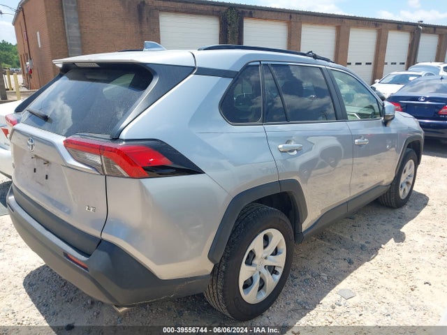 Toyota RAV4 LE 2019 JTMK1RFV8KD024085 Image 4