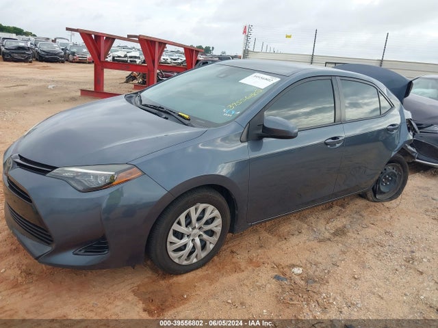 Toyota COROLLA LE 2018 2T1BURHE6JC075620 Image 2