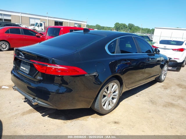 2017 JAGUAR XF SAJBJ4BV2HCY42131 Photo 3