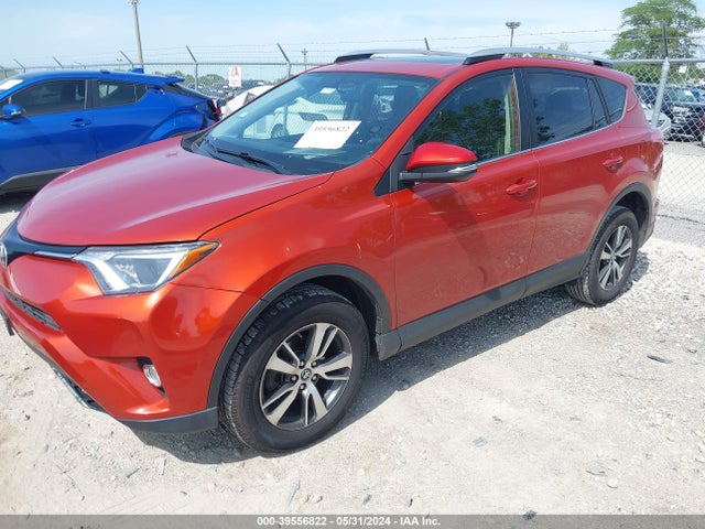 Toyota Rav4 Xle 2016 JTMWFREV6GJ061939 Image 2