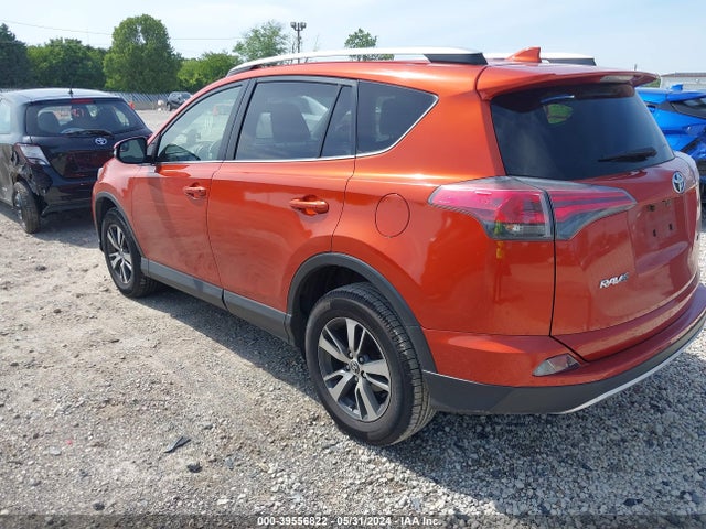 Toyota Rav4 Xle 2016 JTMWFREV6GJ061939 Image 3