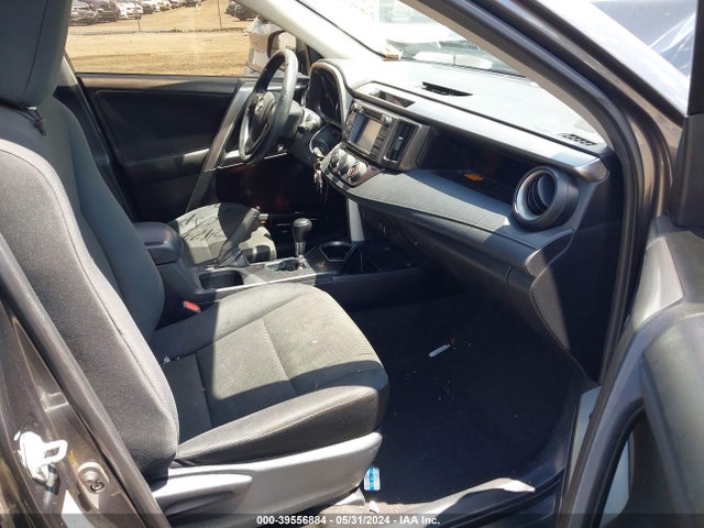 Toyota RAV4 LE 2016 JTMBFREV5GJ051756 Image 5