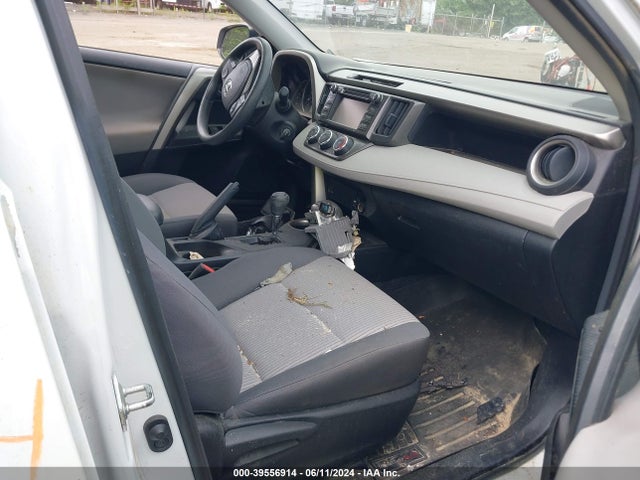Toyota RAV4 LE 2015 2T3BFREVXFW385944 Image 5