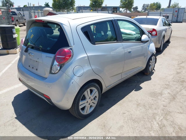 Chevrolet Spark 1lt Cvt 2015 KL8CD6S94FC721020 Image 4