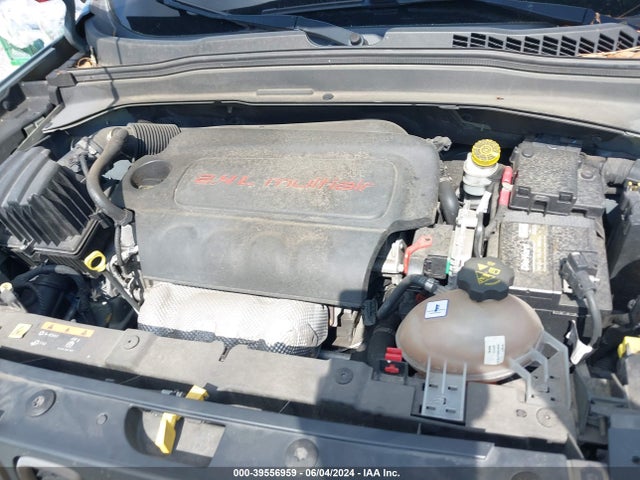 ZACCJABT8GPE15563 Jeep Renegade 75th Anniversary
