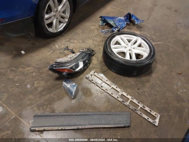3GNAXYEX6KS558247 Chevrolet Equinox Premier
