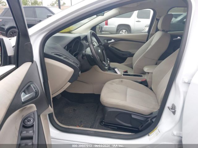 1FADP3F22FL369141 Ford FOCUS SE