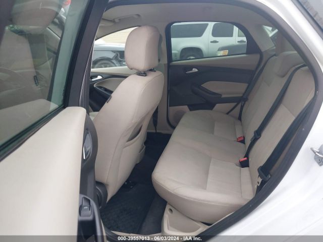 1FADP3F22FL369141 Ford FOCUS SE