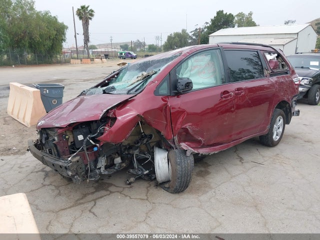 Toyota Sienna Le 8 Passenger 2015 5TDKK3DC6FS536045 Image 2