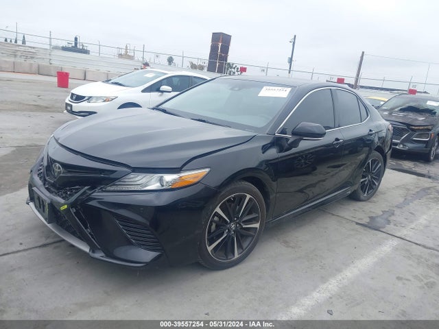 Toyota CAMRY XSE 2018 4T1B61HK0JU123791 Image 2