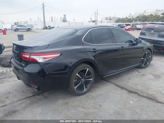 Toyota CAMRY XSE 2018 4T1B61HK0JU123791 Image 4