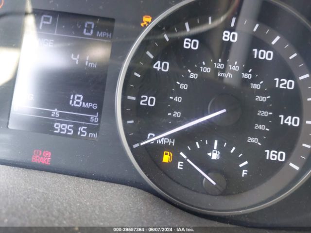 5NPD74LF2JH216120 Hyundai ELANTRA SE