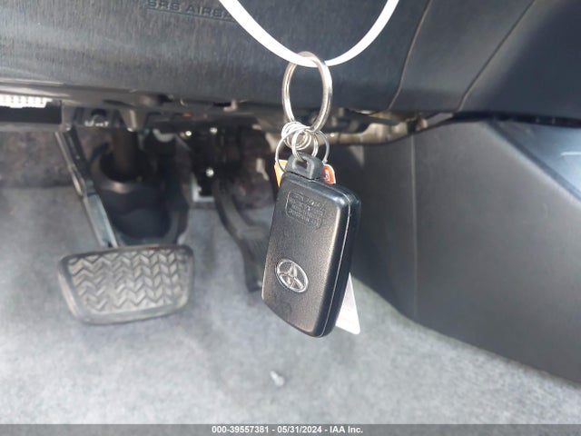Toyota Prius Plug-in Base (cvt) 2015 JTDKN3DP4F3071535 Image 11