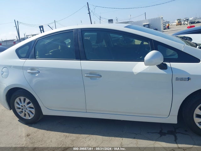 Toyota Prius Plug-in Base (cvt) 2015 JTDKN3DP4F3071535 Image 13