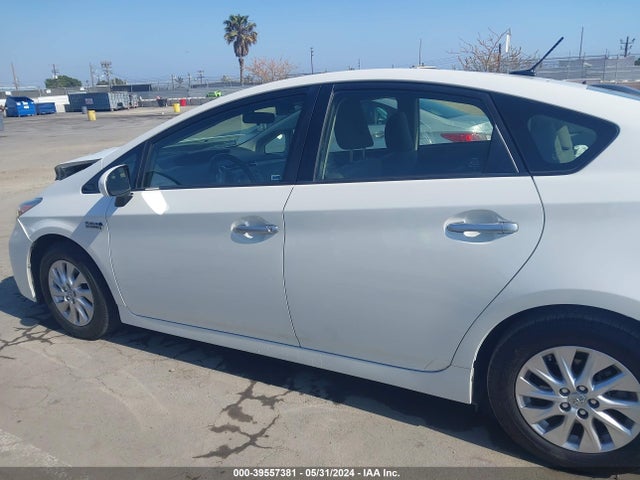 Toyota Prius Plug-in Base (cvt) 2015 JTDKN3DP4F3071535 Image 14