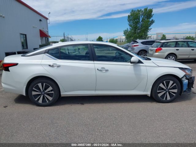 1N4BL4DW9NN345579 Nissan Altima Sv Intelligent Awd