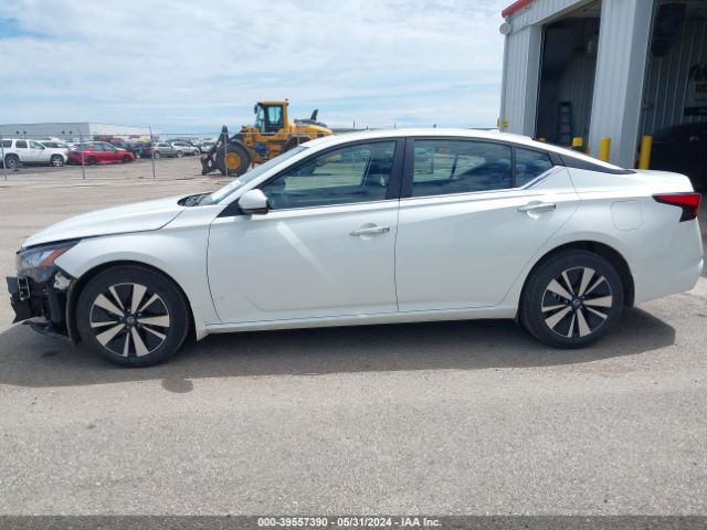1N4BL4DW9NN345579 Nissan Altima Sv Intelligent Awd