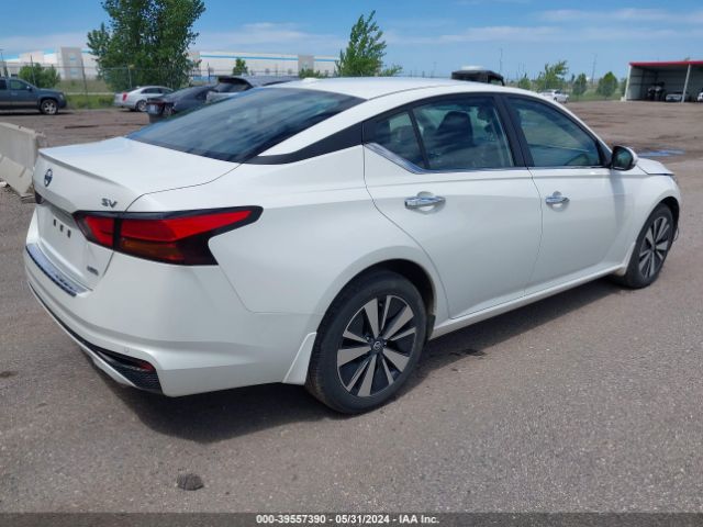 1N4BL4DW9NN345579 Nissan Altima Sv Intelligent Awd