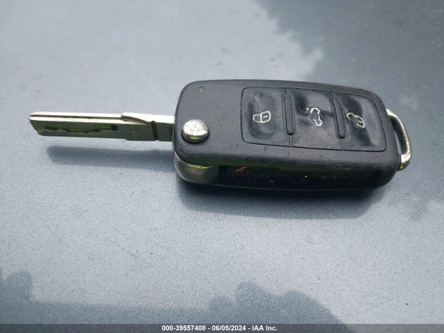 3VW2K7AJ5EM421457 Volkswagen Jetta 2.0l S