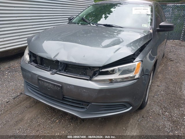 3VW2K7AJ5EM421457 Volkswagen Jetta 2.0l S