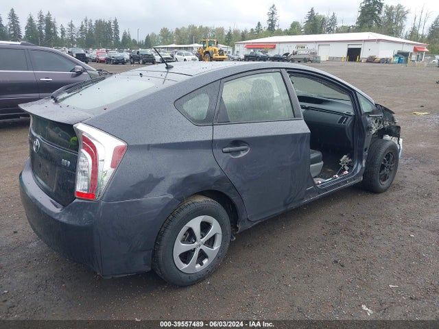 Toyota Prius Two 2015 JTDKN3DU2F0470175 Image 4
