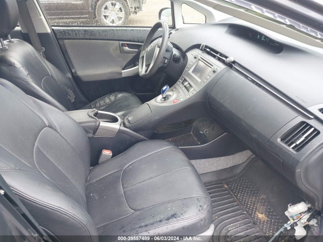 Toyota Prius Two 2015 JTDKN3DU2F0470175 Image 5