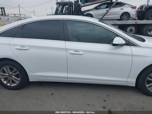 Hyundai SONATA SE 2016 5NPE24AF5GH260868 Image 13
