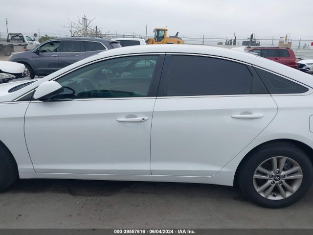 Hyundai SONATA SE 2016 5NPE24AF5GH260868 Image 14