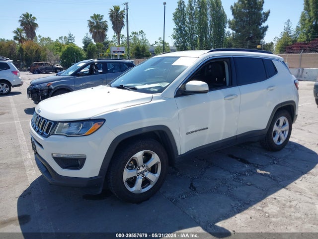 3C4NJCBB0JT408568 Jeep Compass Latitude Fwd