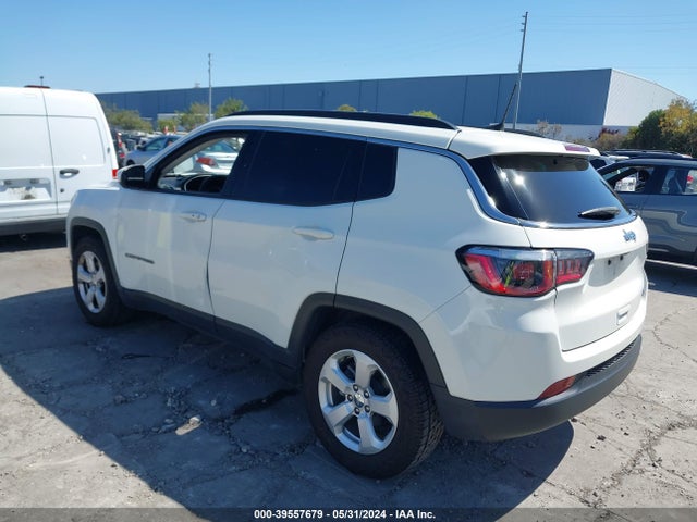 3C4NJCBB0JT408568 Jeep Compass Latitude Fwd